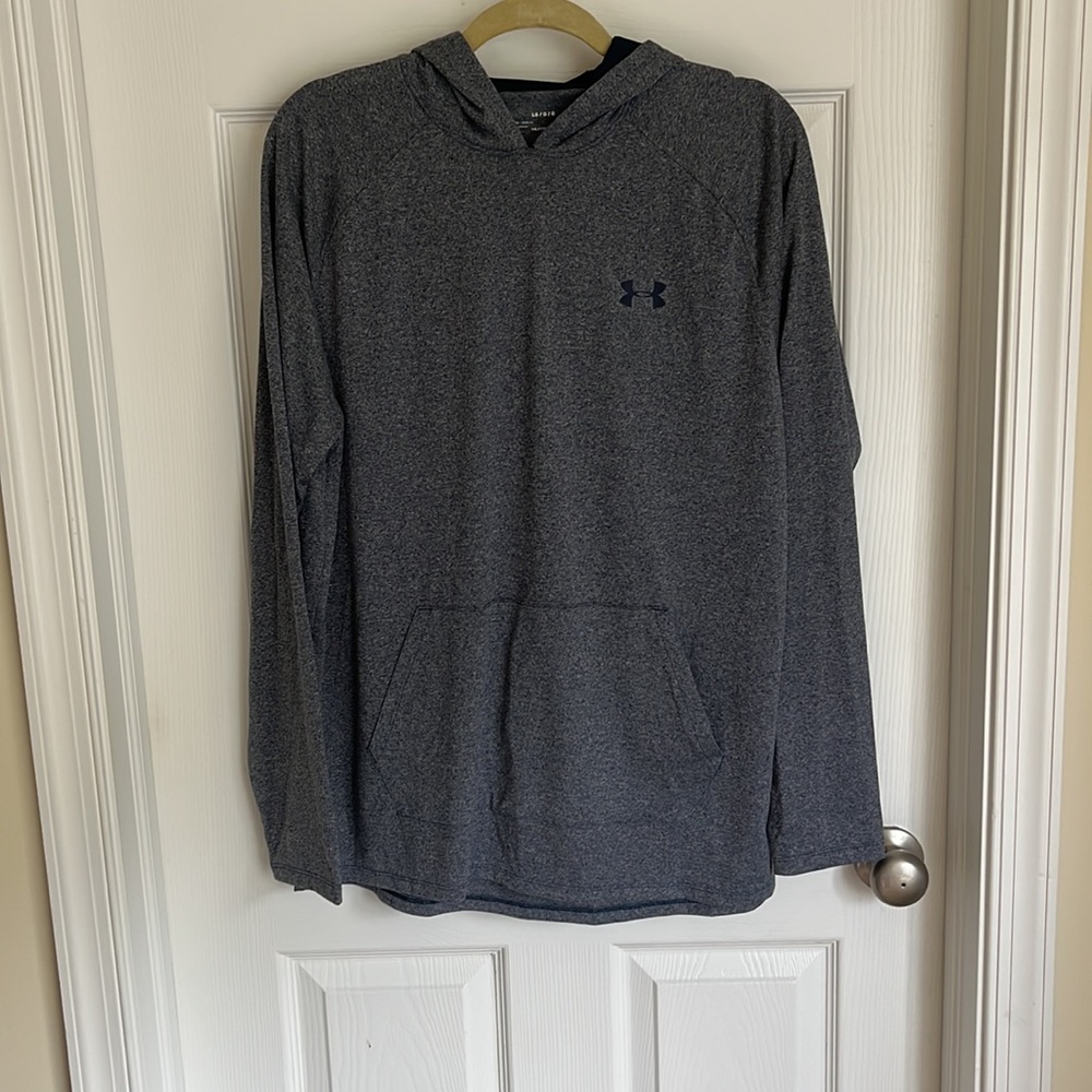 Mens Under Armour lightweight pullover - large
